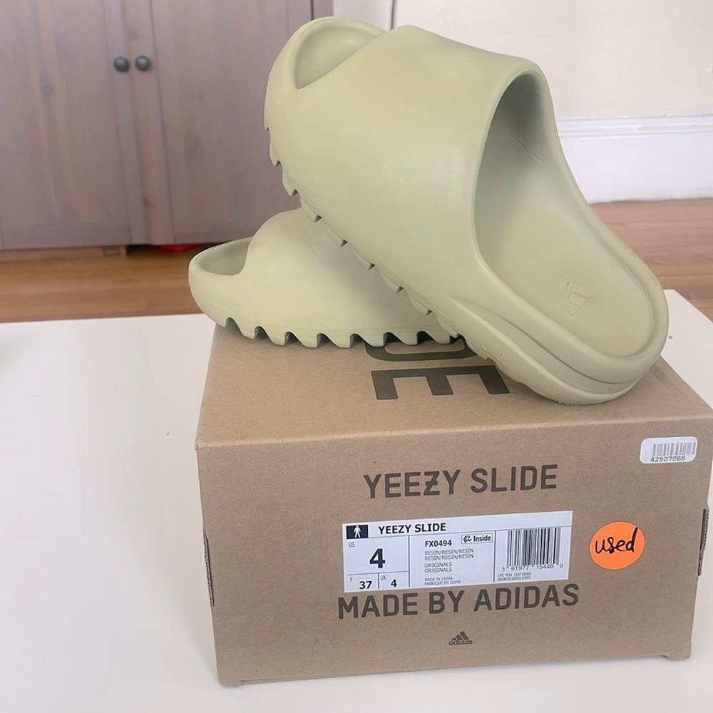 Adidas Yeezy Resin Slides